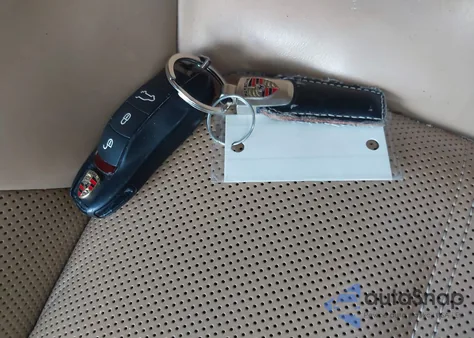 2018 Porsche Cayenne Platinum Edition z USA, uszkodzony, nr VIN WP1AA2A28JKA00958